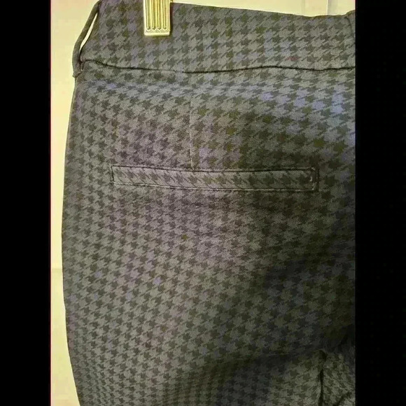 Old Navy high-rise pixie navy blue and black - Picture 3 of 4